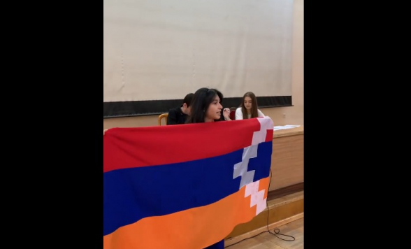 Ֆրանսիայի հրապարակից եկել եմ ասելու, որ առանց թուրքի Հայաստան և Արցախ լինելու է. ուսանողի ակցիան ԵՊՀ-ում (տեսանյութ)